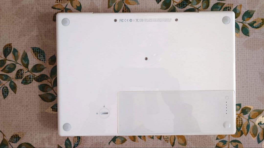 MacBook本体 Apple MacBook 13inch Early 2009