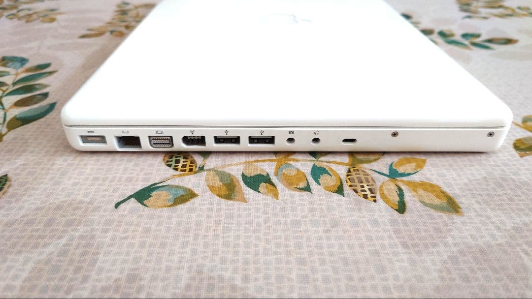 MacBook本体 Apple MacBook 13inch Early 2009