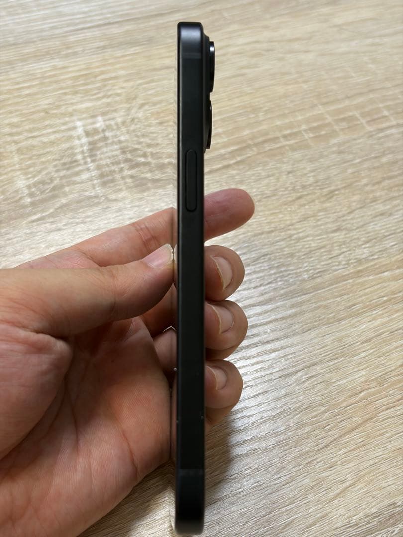 iPhone 15 ブラック 128GB 国内版SIMフリー 最大容量96%