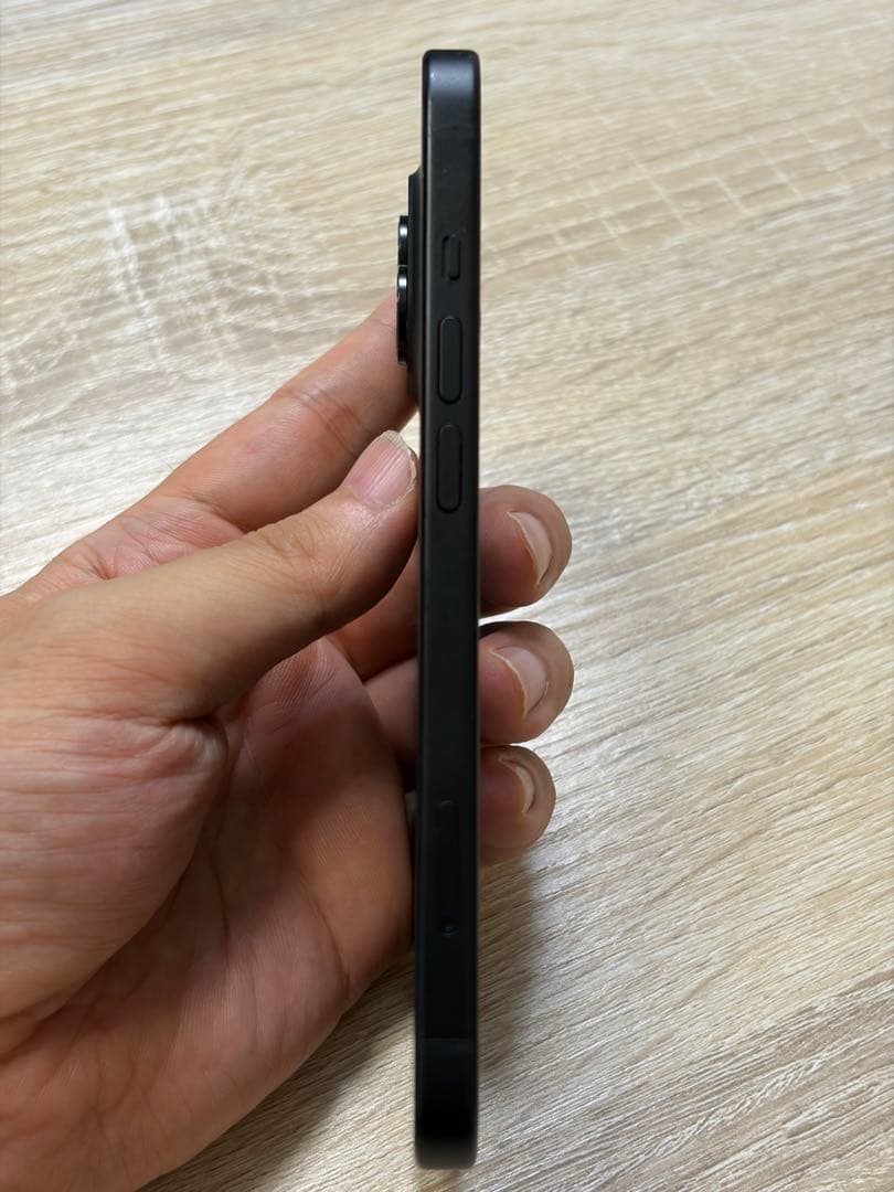 iPhone 15 ブラック 128GB 国内版SIMフリー 最大容量96%