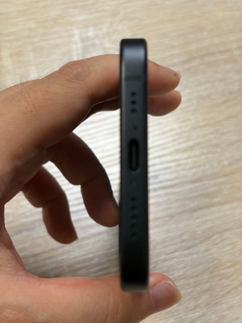 iPhone 15 ブラック 128GB 国内版SIMフリー 最大容量96%