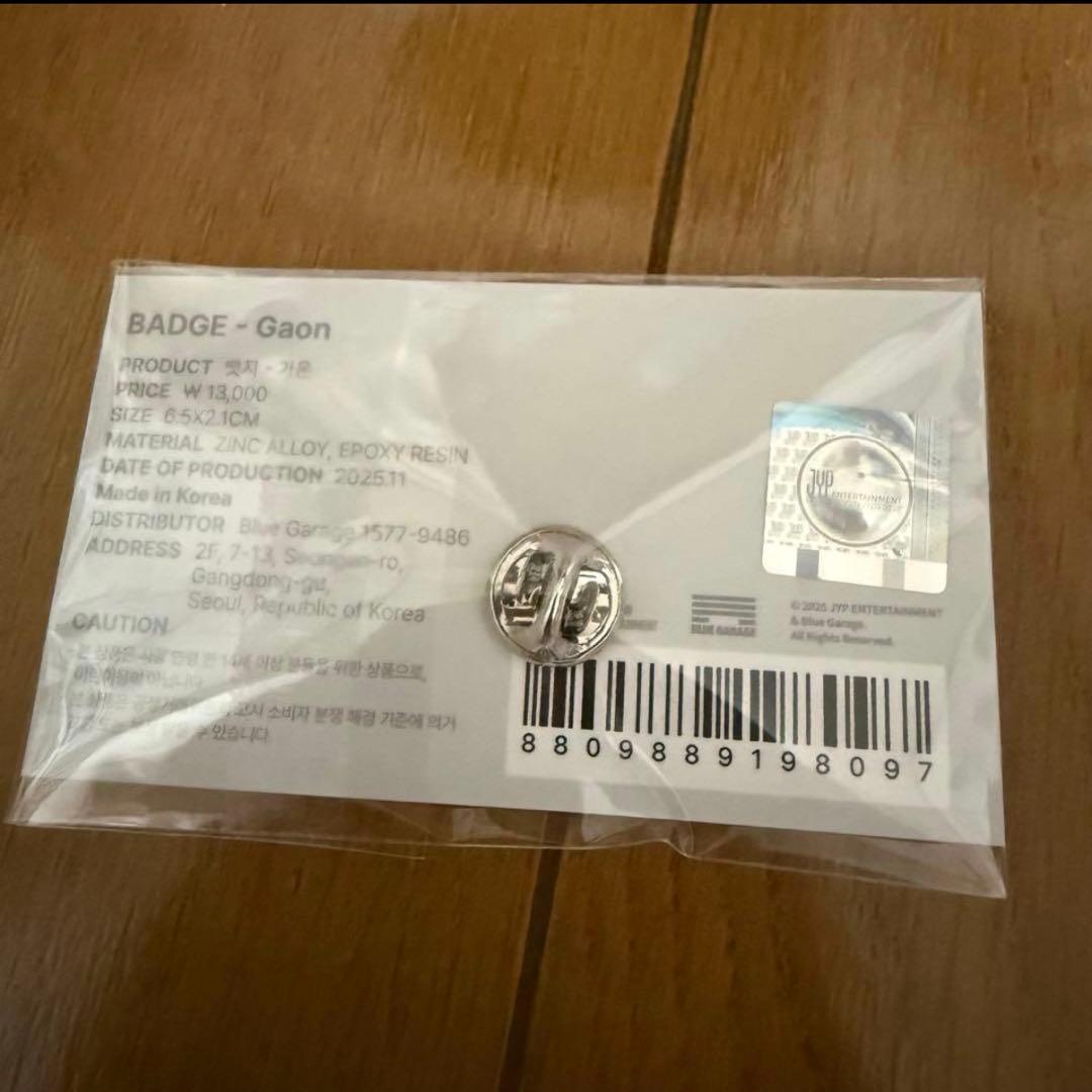 Xdinary Heroes　BADGE　Gaon