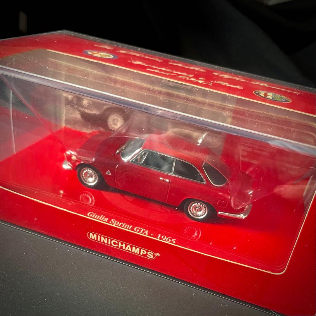 ミニカー 1965 alfa Romeo Giulia Sprint GTA