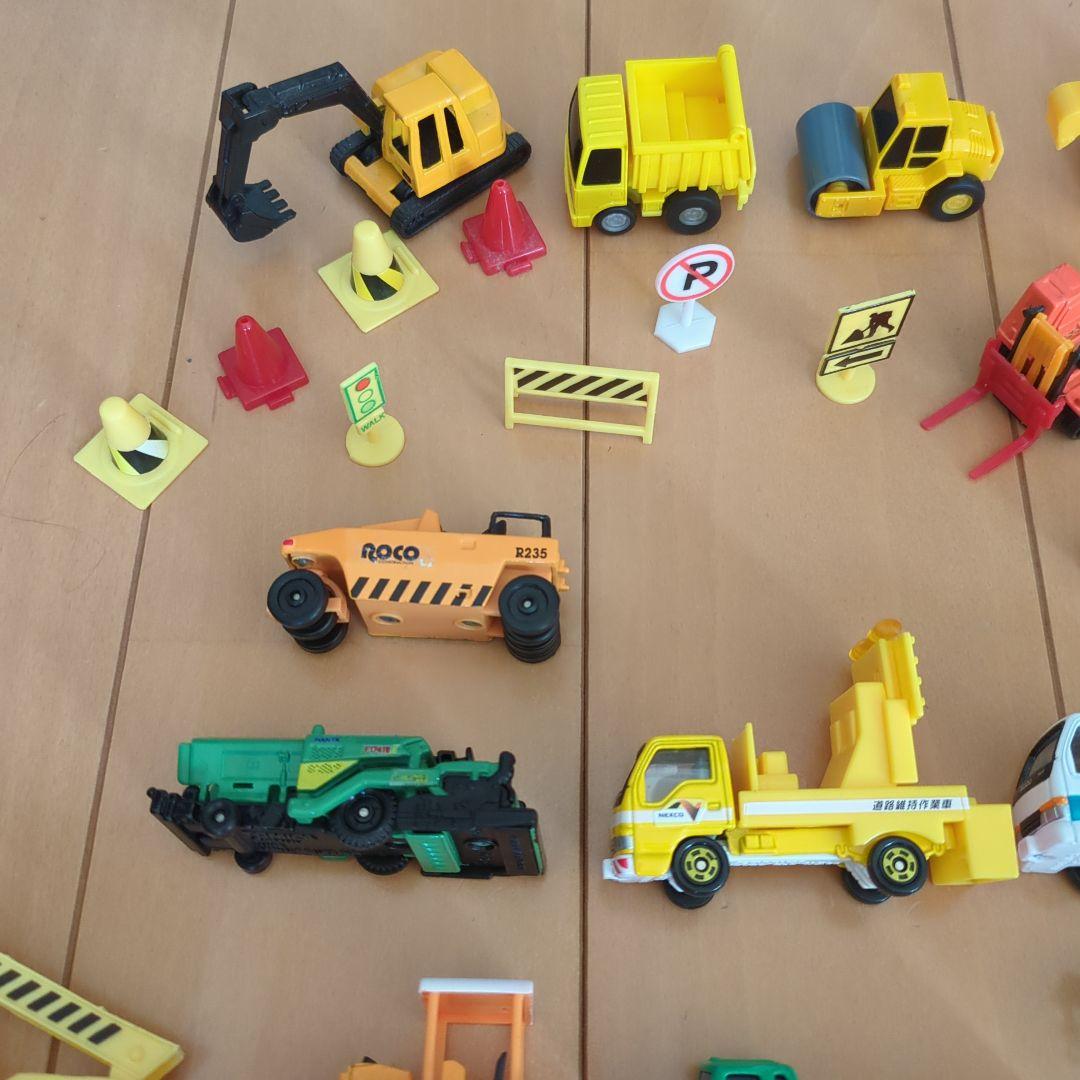 トミカ他の建設車両セット 約47個まとめ売り（木製ケース付き）