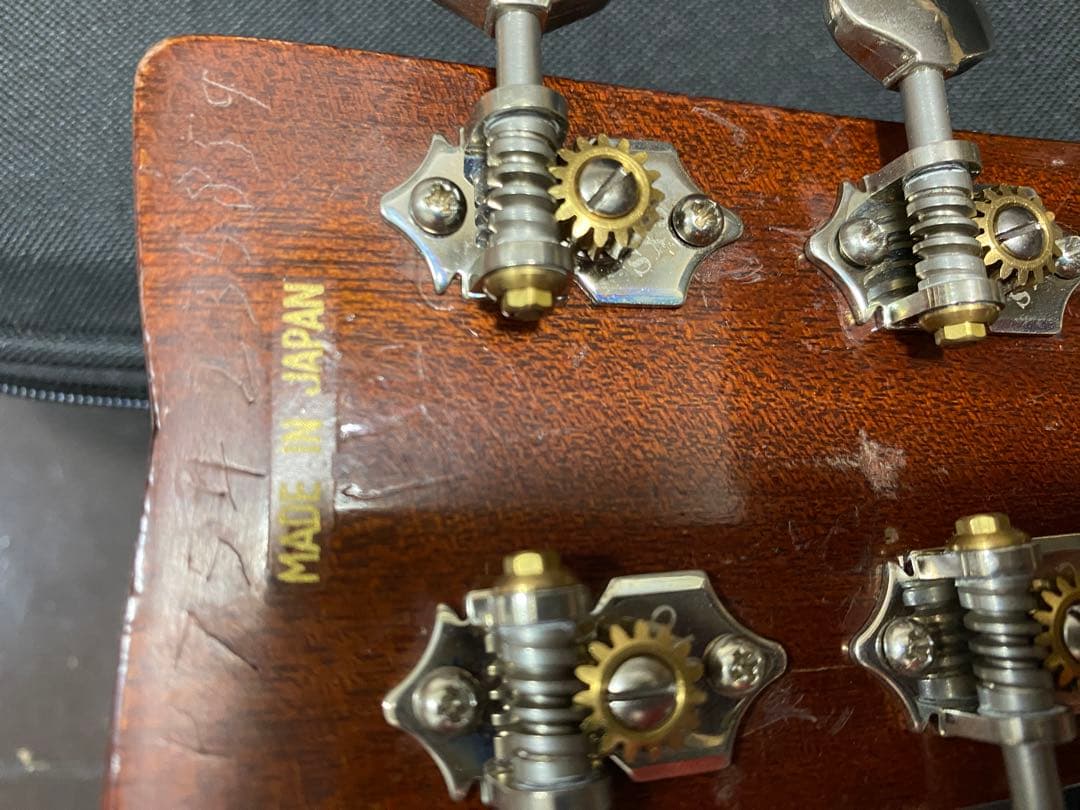 アコースティックギター　YAMAHA