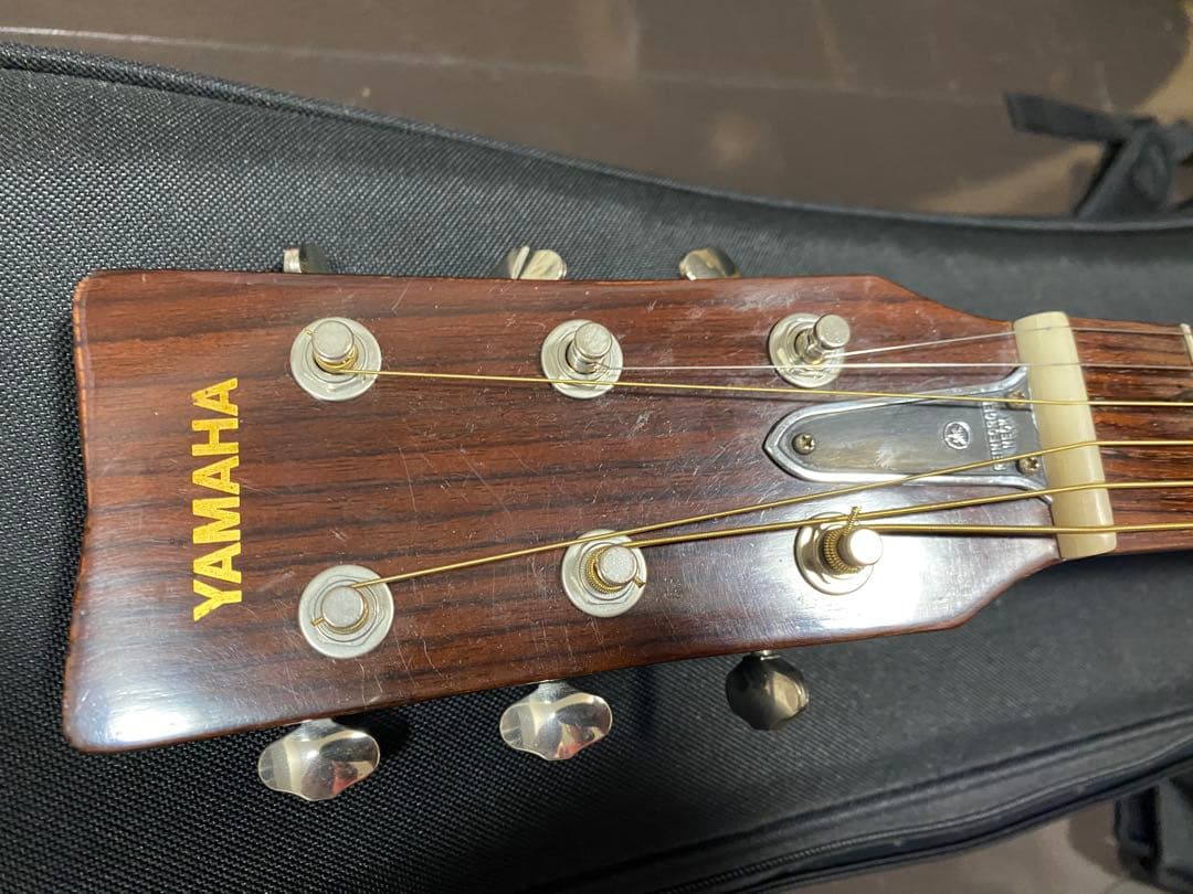 アコースティックギター　YAMAHA