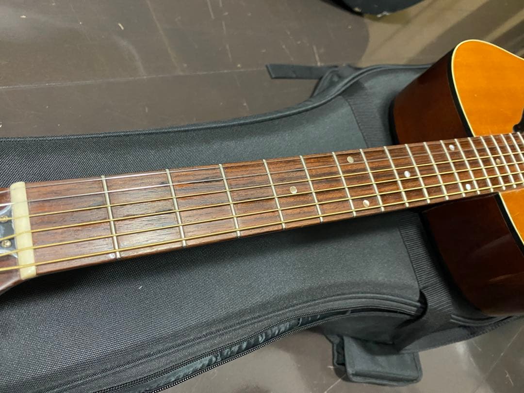 アコースティックギター　YAMAHA