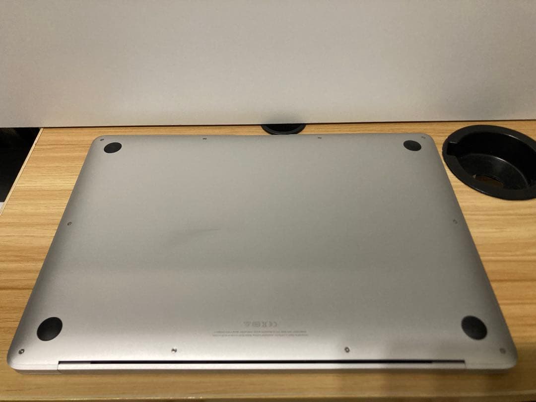 MacBook Air 13インチ　M1 チップ