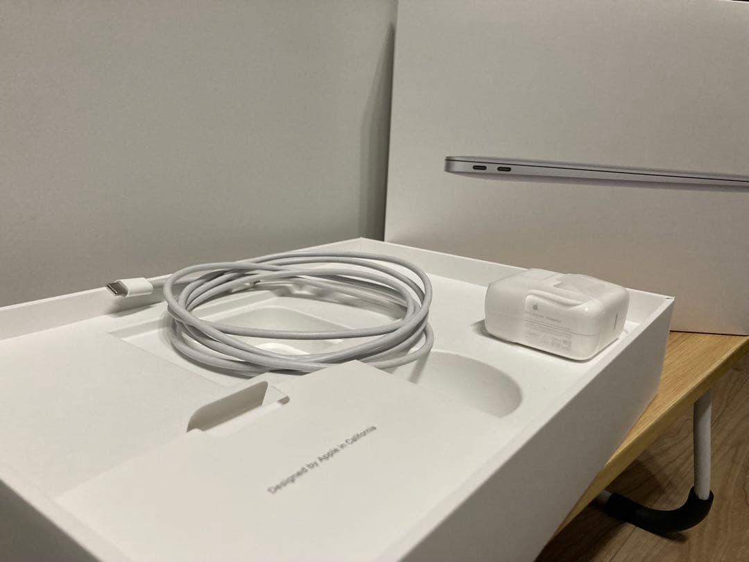 MacBook Air 13インチ　M1 チップ