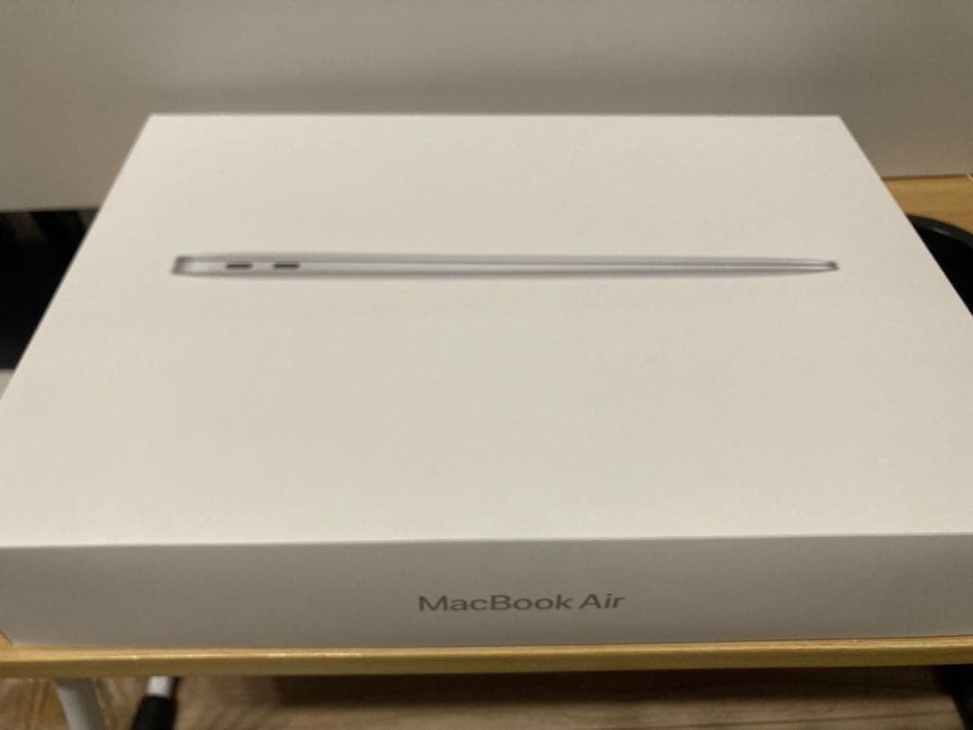 MacBook Air 13インチ　M1 チップ