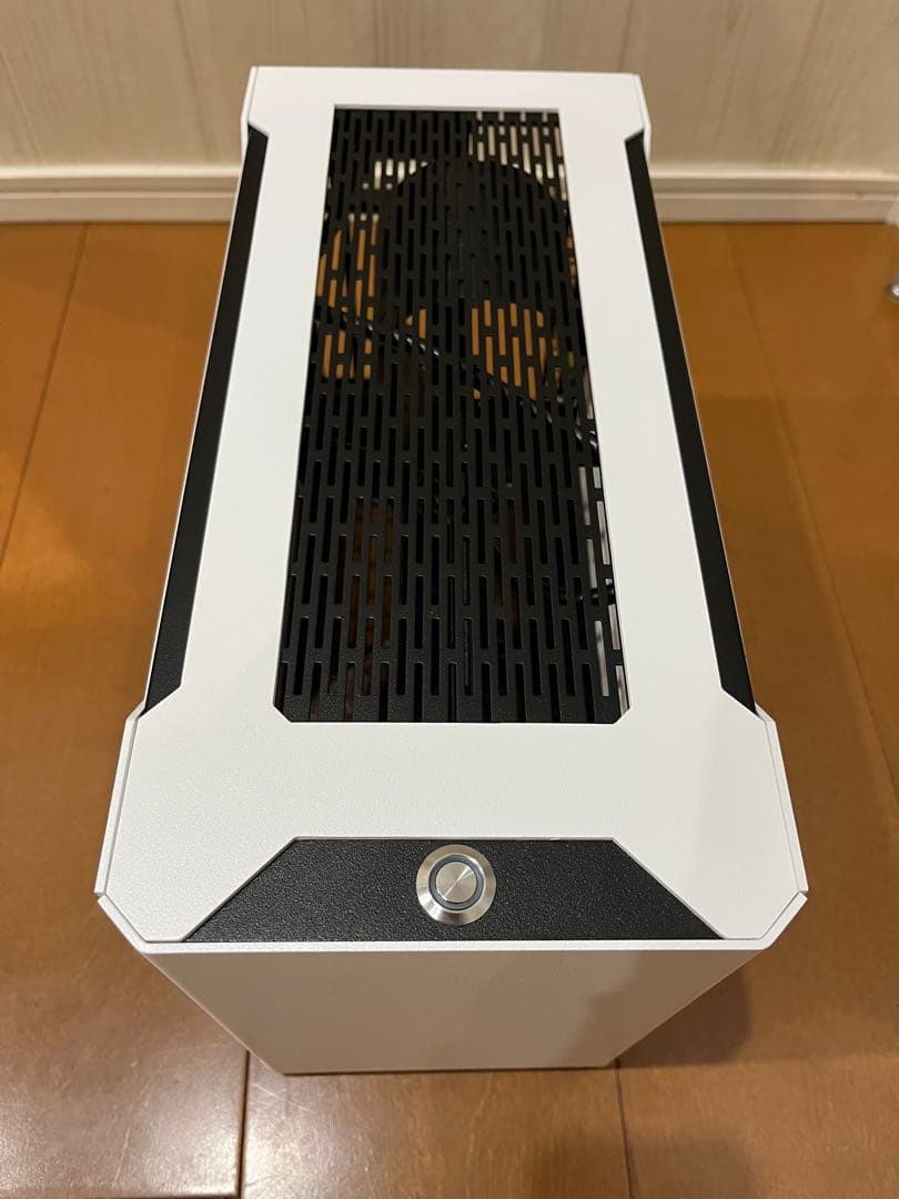 【ほぼ未使用】Sliger SM560 Mini-ITX用ケース