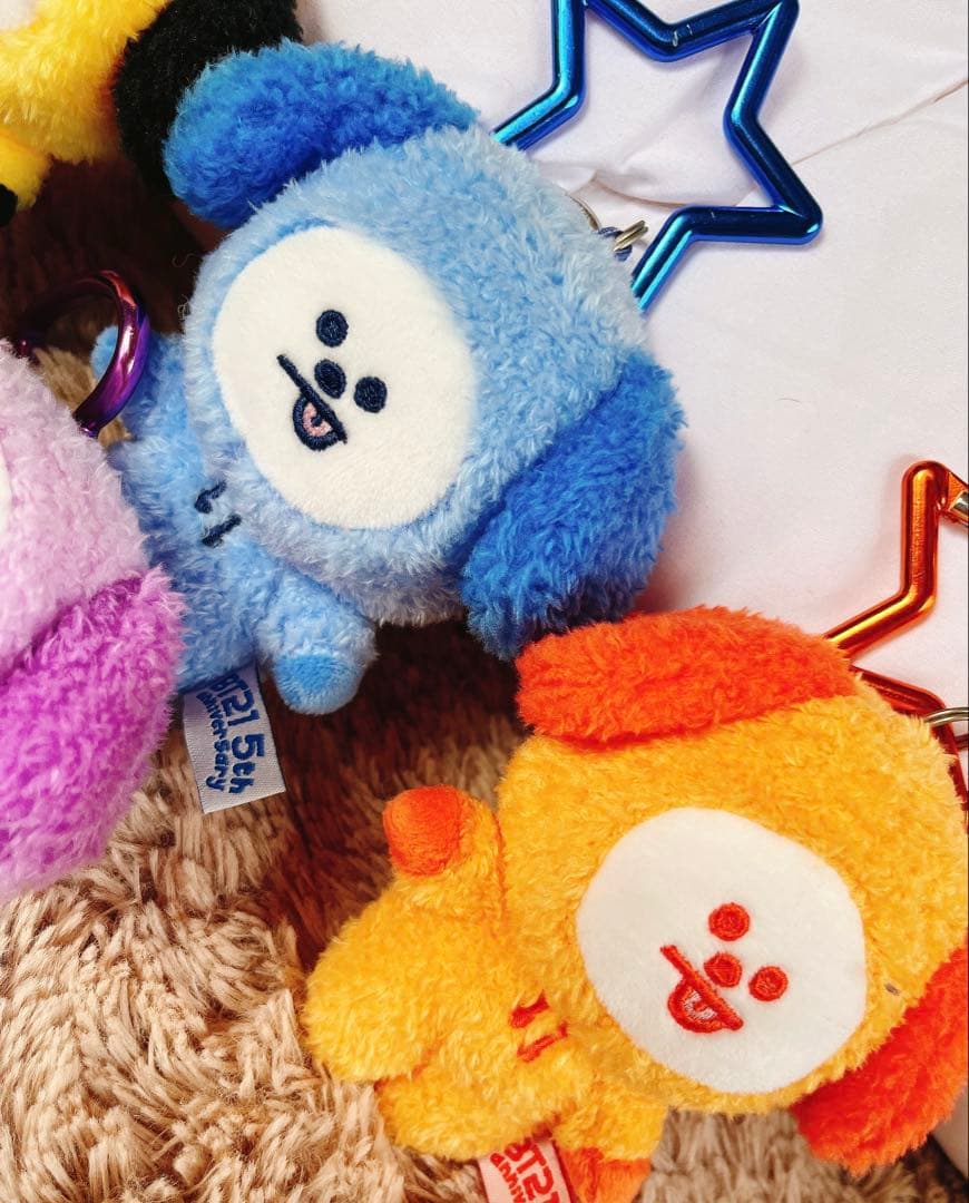 BT21 5周年記念 レインボーカラーマスコット キーホルダー