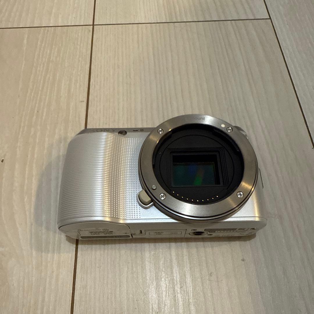 SONY ミラーレス一眼カメラ シルバー　NEX-C3 ボディ