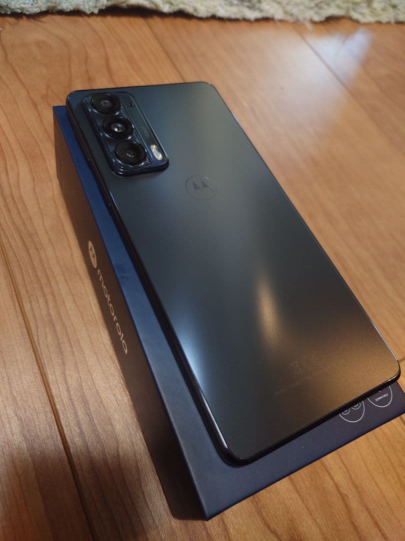 【匿名配送】Motorola moto edge 20