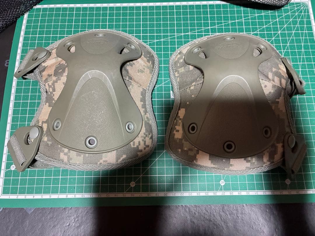 HATCH XTAC ニーパッド・エルボーパッド　セット　フリーサイズ
