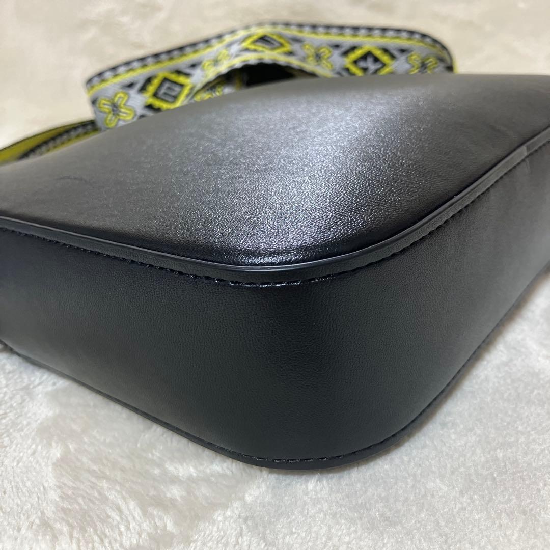 最終値下げ　back number 幾何学模様ストラップ バッグ　ブラック　黒