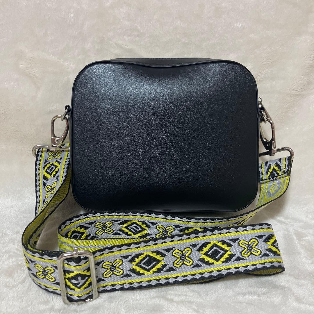 最終値下げ　back number 幾何学模様ストラップ バッグ　ブラック　黒