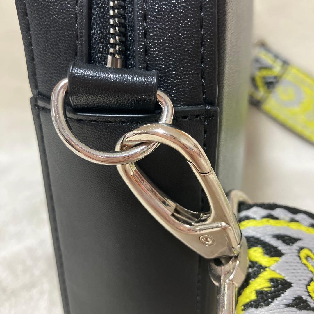 最終値下げ　back number 幾何学模様ストラップ バッグ　ブラック　黒