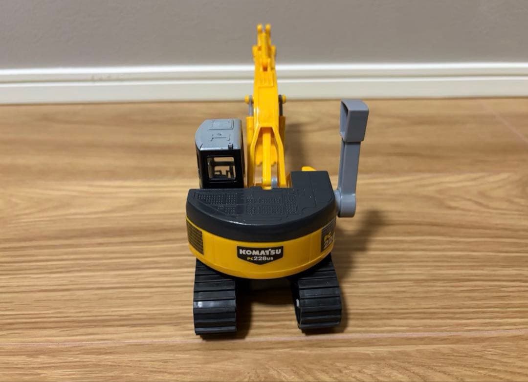 おもちゃ　働く車シリーズ　クレーン車　消防車　救急車　キャリアカー　ショベルカー