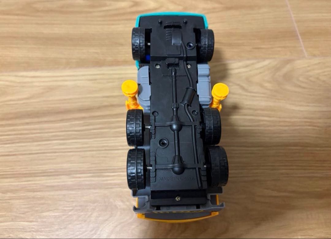 おもちゃ　働く車シリーズ　クレーン車　消防車　救急車　キャリアカー　ショベルカー