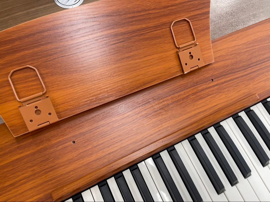 スタンド付き　電子ピアノ88鍵盤　給電タイプ　木目調ボディ　ウォールナット