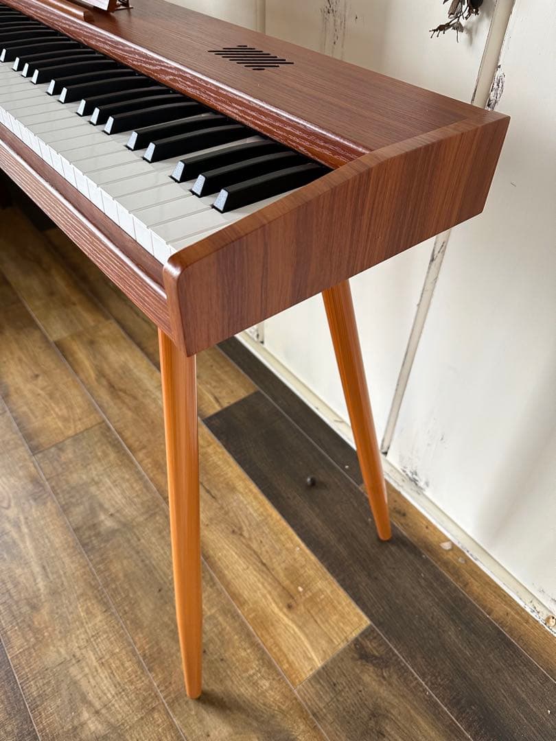 スタンド付き　電子ピアノ88鍵盤　給電タイプ　木目調ボディ　ウォールナット