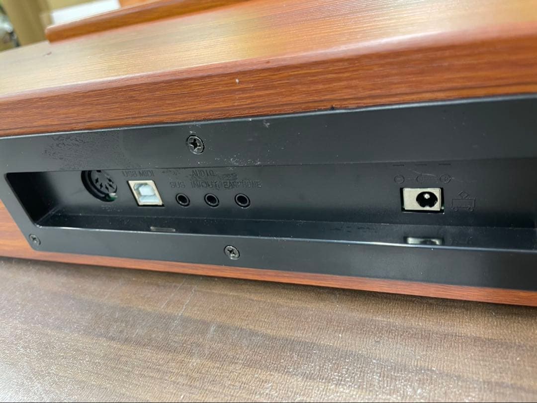 スタンド付き　電子ピアノ88鍵盤　給電タイプ　木目調ボディ　ウォールナット