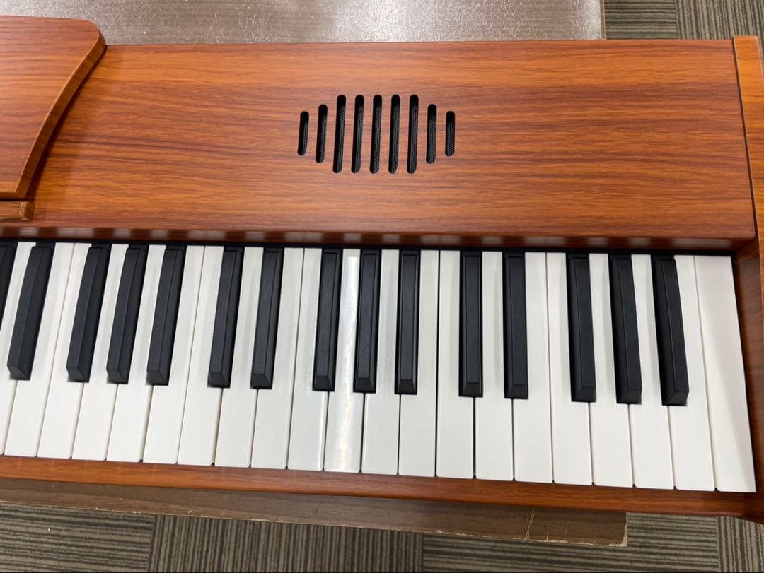 スタンド付き　電子ピアノ88鍵盤　給電タイプ　木目調ボディ　ウォールナット