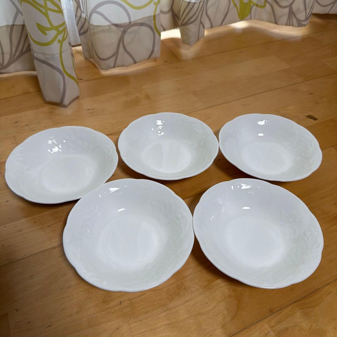 【NARUMI】カップ6個と皿5枚の食器セット