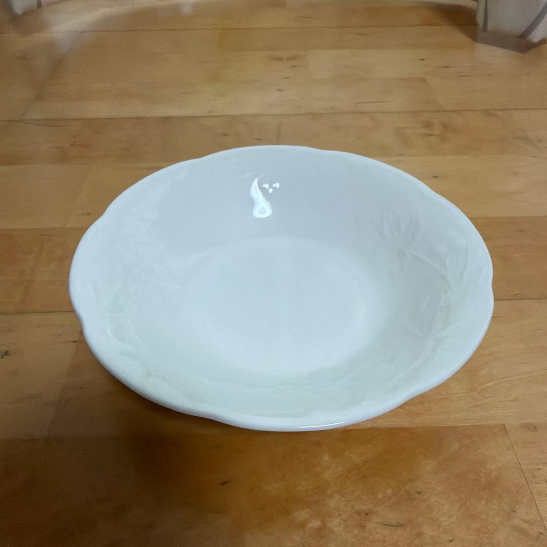 【NARUMI】カップ6個と皿5枚の食器セット