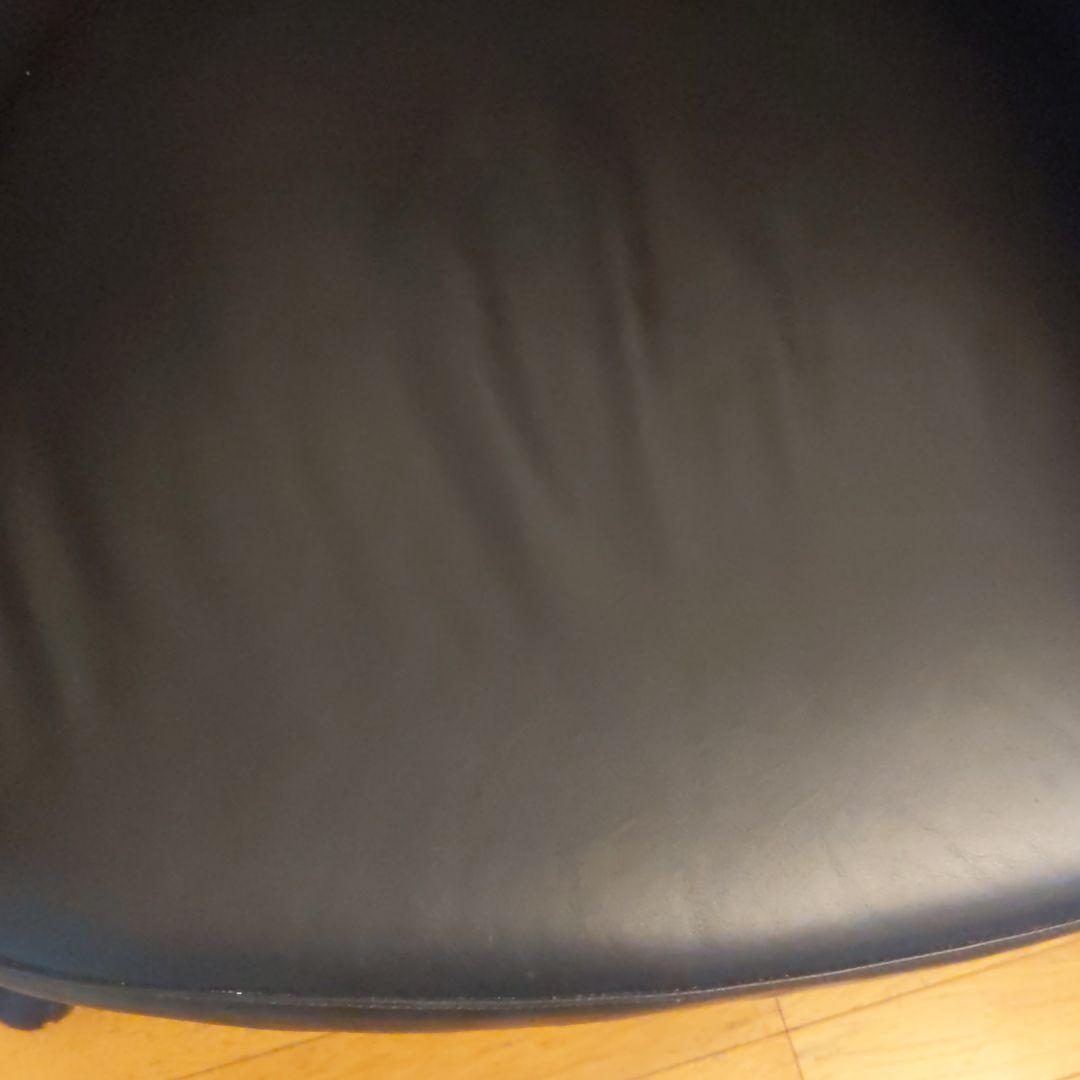 素晴らしい革質のイタリアチェア