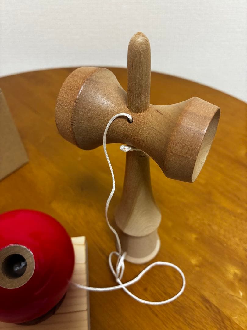 more Trees りんごのけん玉　　坂本龍一　　現代アーティスト鈴木康広