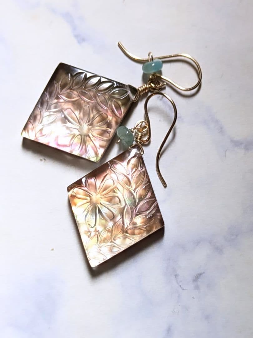 14kgf天然石HawaiianMileLei＆TiareFlowerピアス