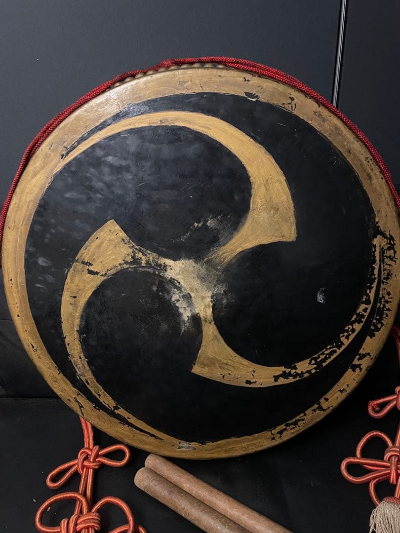 某寺院 大型　平胴太鼓 落太鼓 三つ巴紋入り 金塗装 和楽器 仏具 天理教