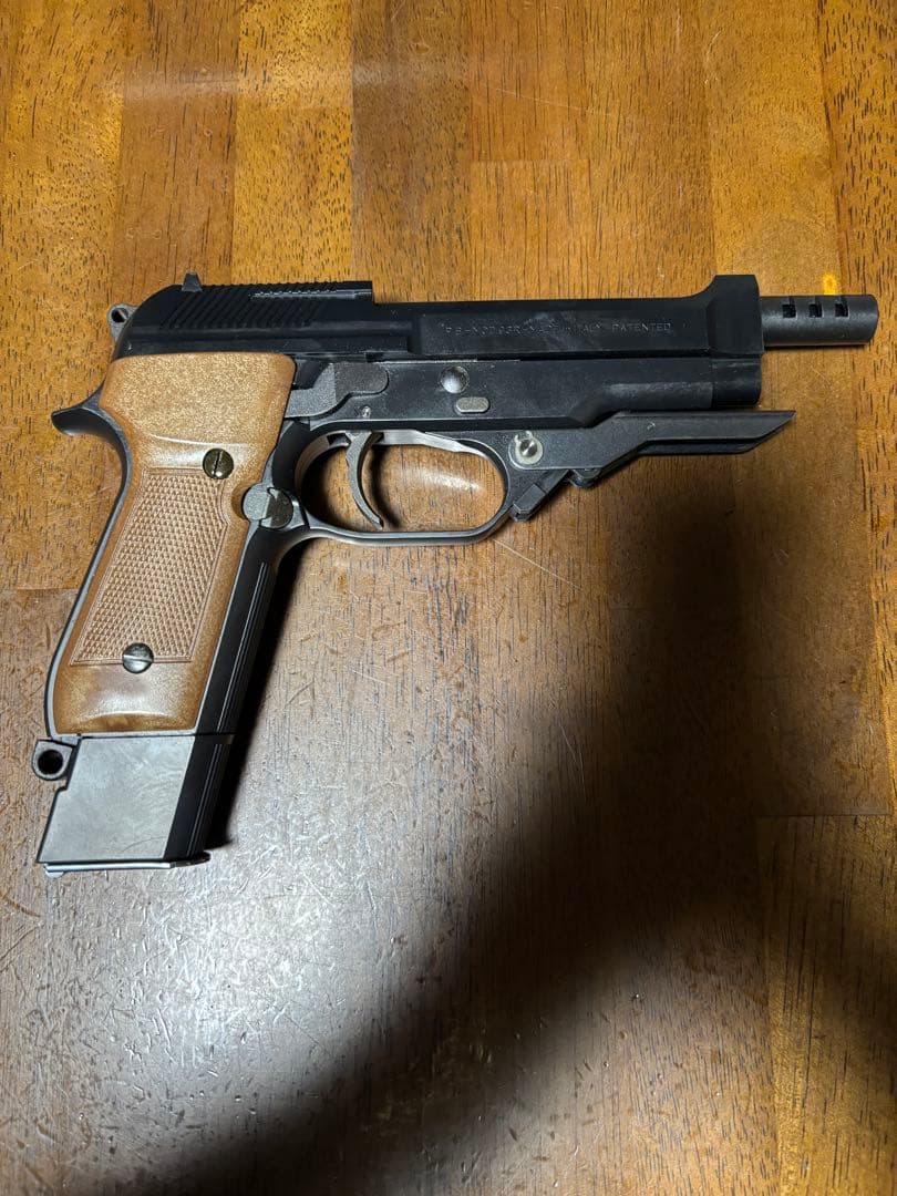 ベレッタM93R GAS-BLOWBACK エアーガン