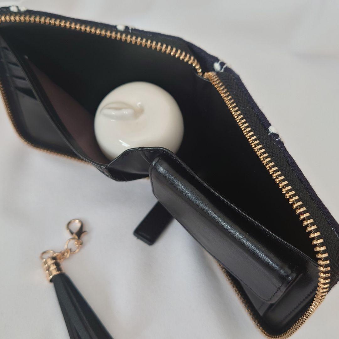 【現品】タッセル付き二つ折り財布 ネイビー×ホワイト タンバリン ミナペルホネン