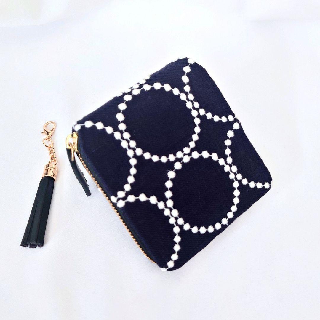 【現品】タッセル付き二つ折り財布 ネイビー×ホワイト タンバリン ミナペルホネン