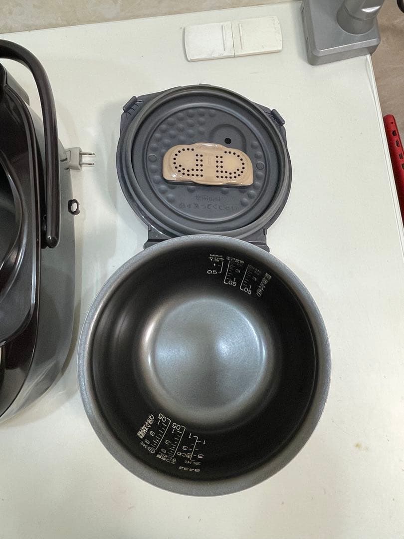 ZOJIRUSHI NP-ZF10 1L 圧力IH炊飯ジャー 2018年製