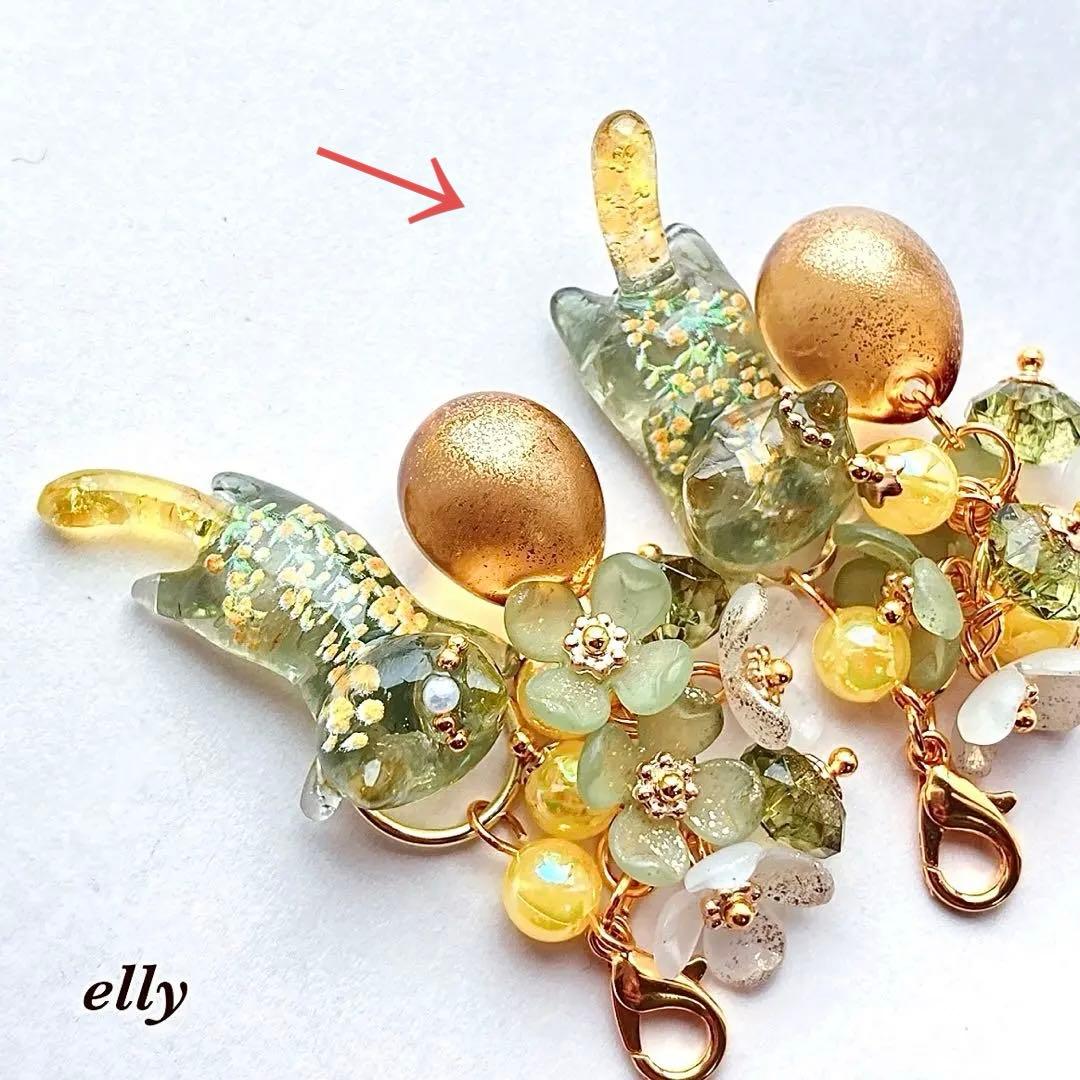 【やの様】1744.天然石　ミモザ　ジャンピング猫　とびつき猫　レジン　チャーム