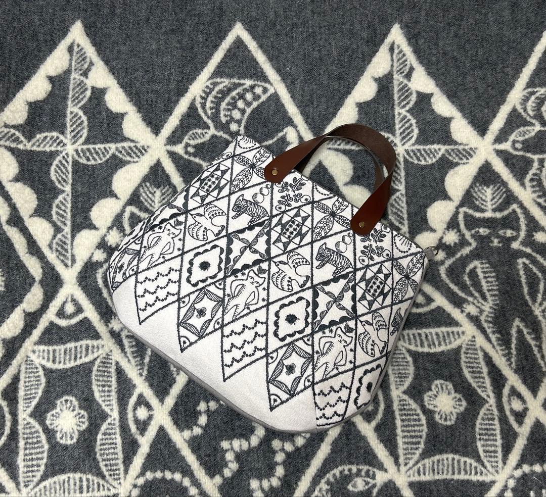 ハンドメイド・ミナペルホネン・新色symphony・ecru・コロりんトート