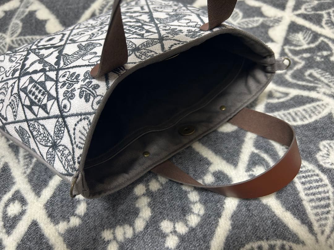 ハンドメイド・ミナペルホネン・新色symphony・ecru・コロりんトート