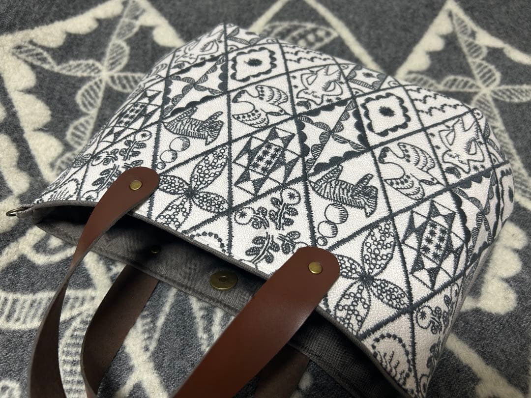 ハンドメイド・ミナペルホネン・新色symphony・ecru・コロりんトート