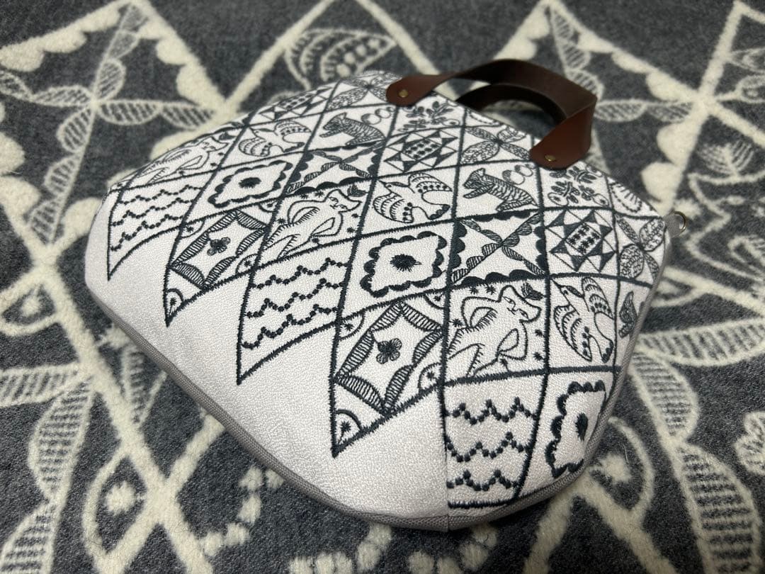 ハンドメイド・ミナペルホネン・新色symphony・ecru・コロりんトート