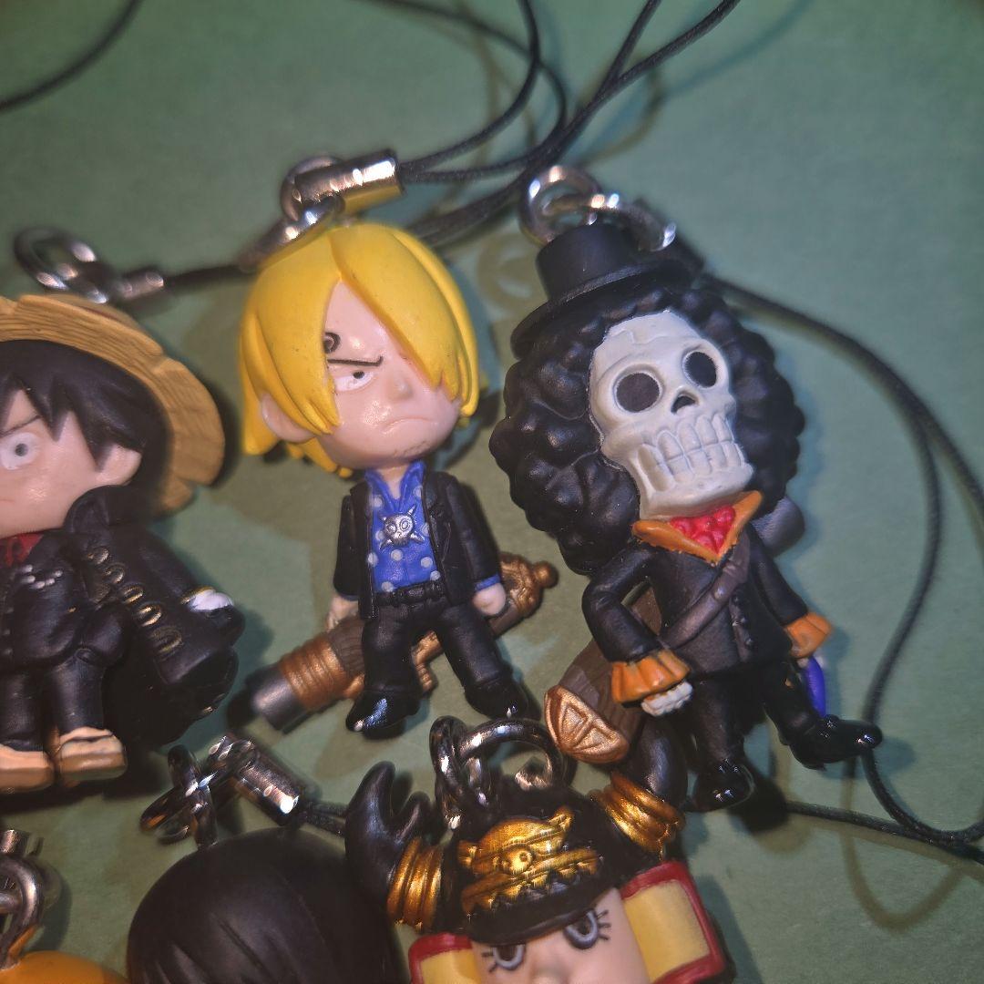 未開封☆ワンピース　ストロングワールド 劇場版ストラップ　前編&後編フルコンプ