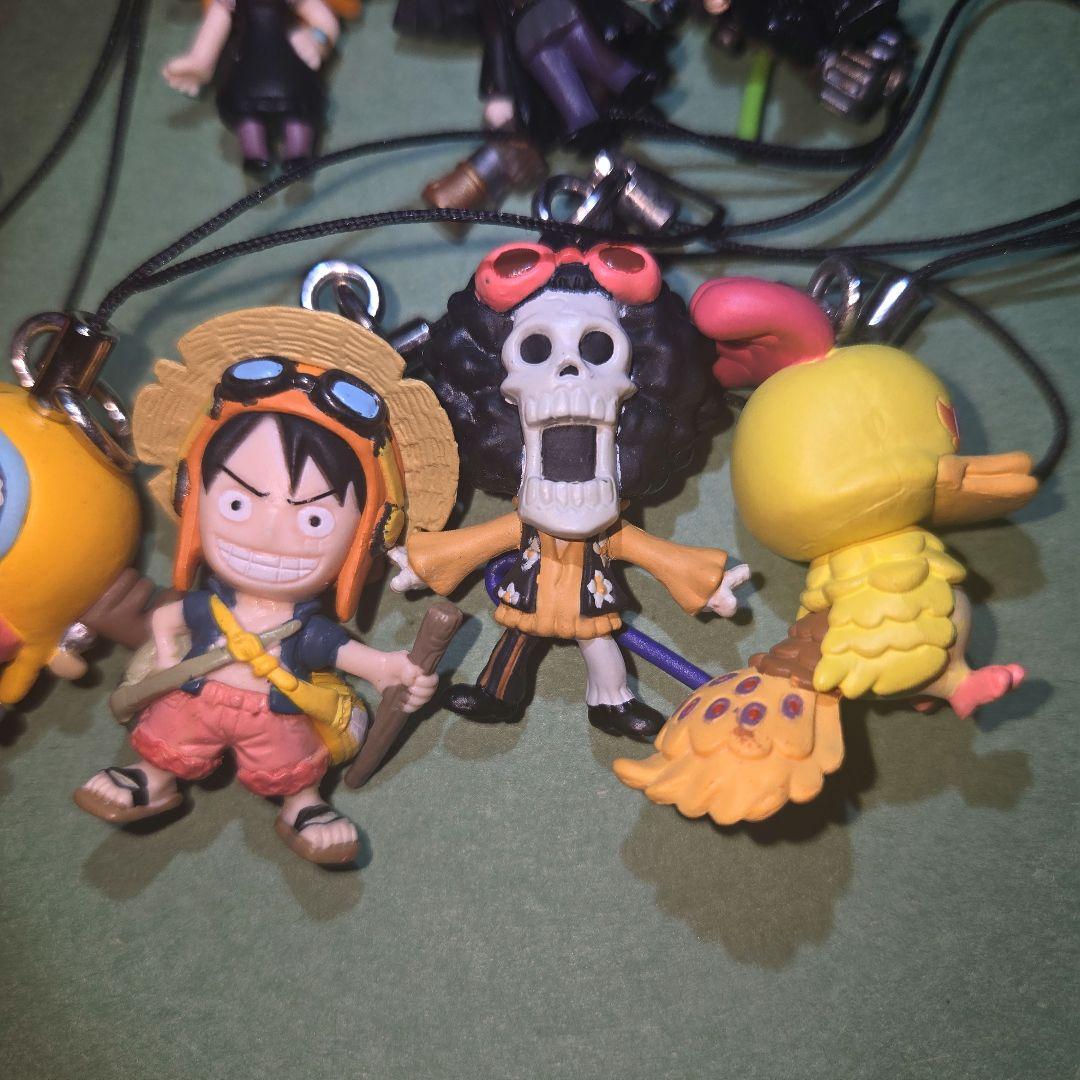 未開封☆ワンピース　ストロングワールド 劇場版ストラップ　前編&後編フルコンプ