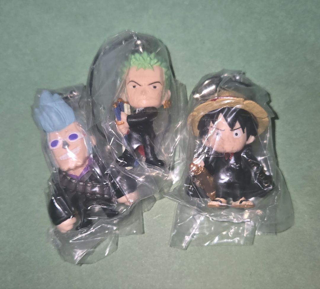 未開封☆ワンピース　ストロングワールド 劇場版ストラップ　前編&後編フルコンプ