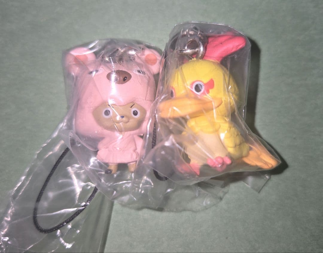 未開封☆ワンピース　ストロングワールド 劇場版ストラップ　前編&後編フルコンプ