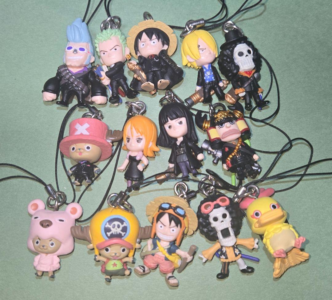 未開封☆ワンピース　ストロングワールド 劇場版ストラップ　前編&後編フルコンプ