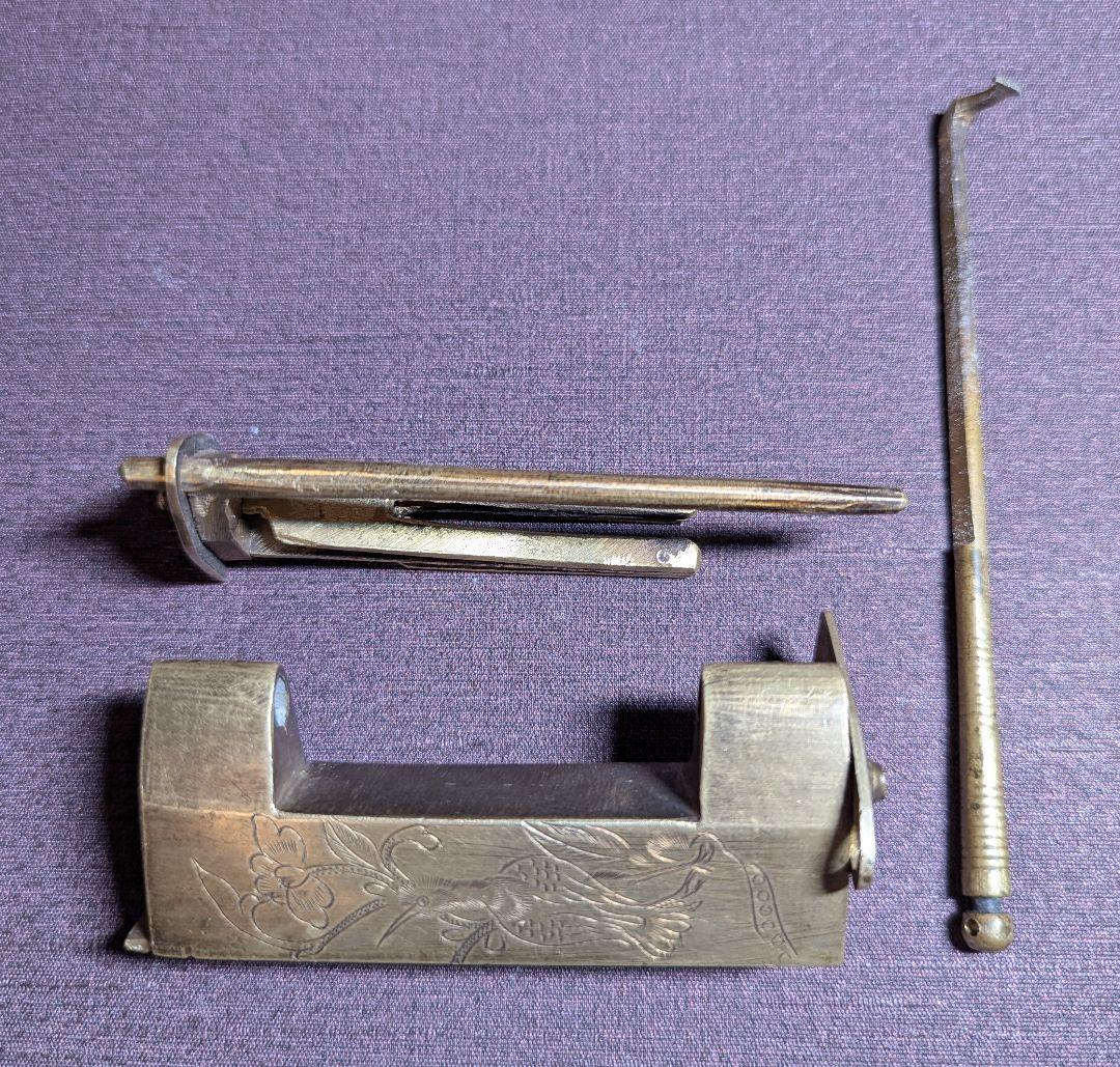 【江戸〜明治期 古い和錠 鍵付き】からくり錠 前金具 装飾彫刻 アンティーク