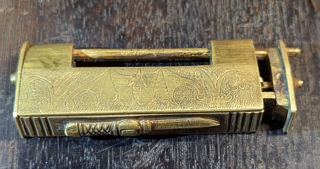 【江戸〜明治期 古い和錠 鍵付き】からくり錠 前金具 装飾彫刻 アンティーク